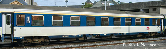 Passenger car 1st class<br /><a href='images/pictures/Roco/45387.jpg' target='_blank'>Full size image</a>